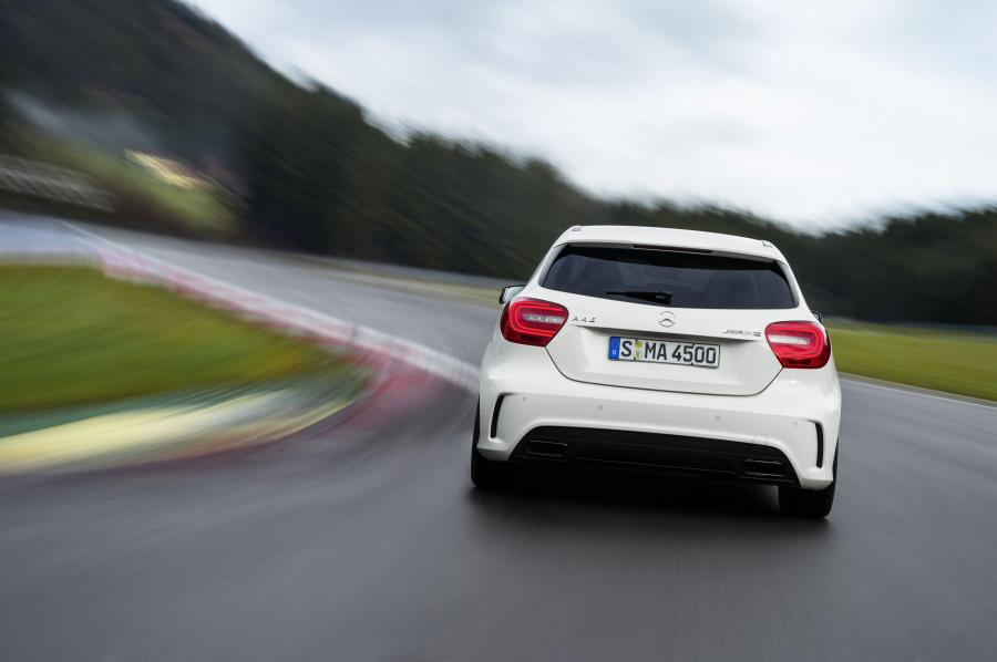  Mercedes-Benz A45 AMG 2013 года  (фото 15 из 55)